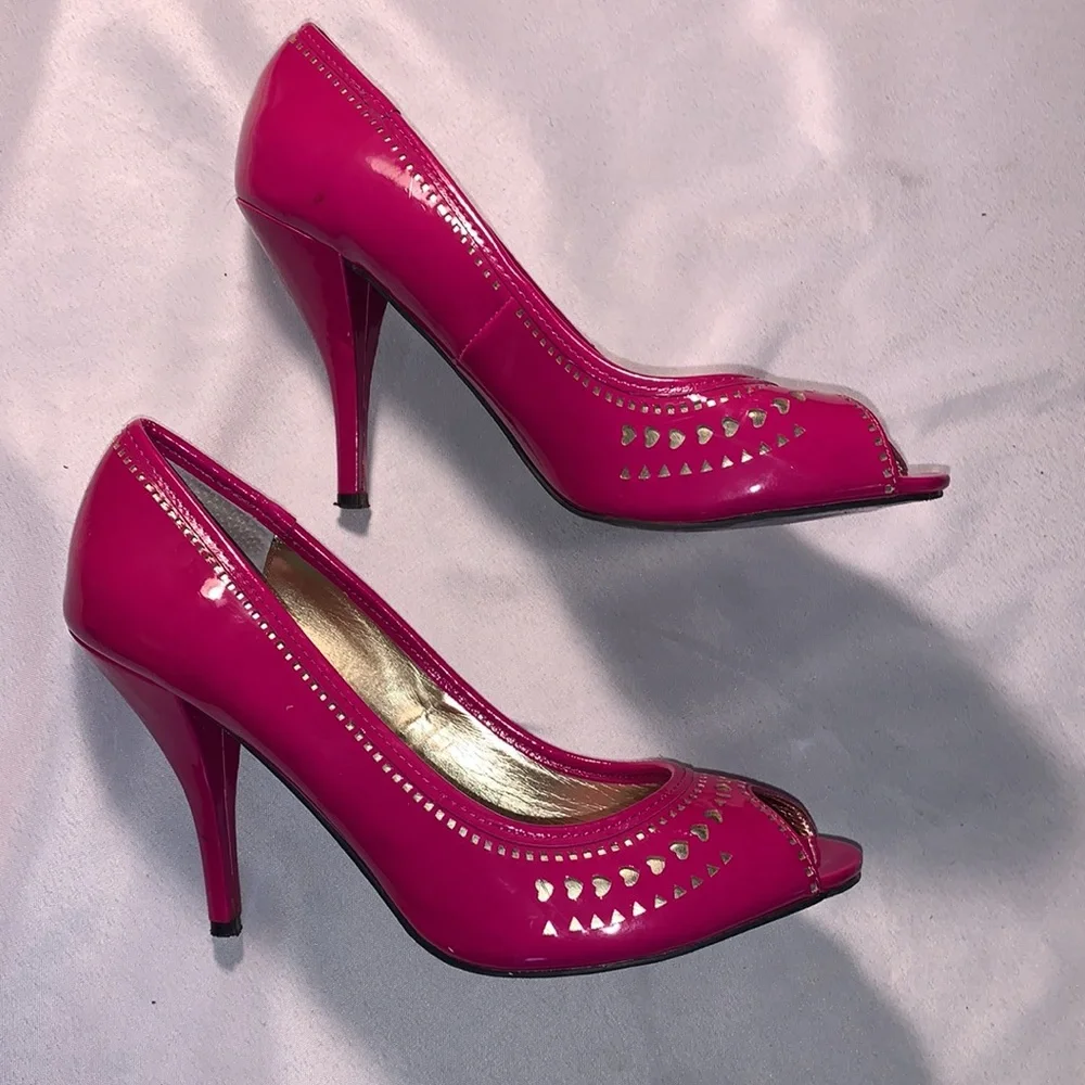 Betsy Johnson peep-toe pumps Hot pink